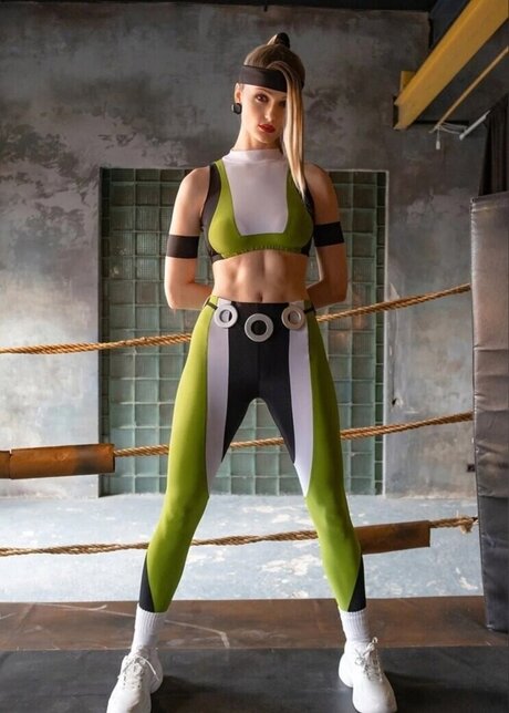 Mortal Kombat Erotic Cosplay