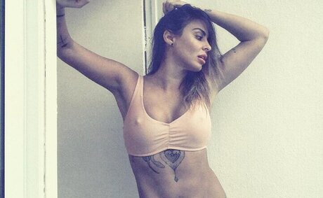 Nacktes geleaktes OnlyFans-Foto von Alinne Rosa