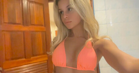 Nacktes geleaktes OnlyFans-Foto von Bellalupascu