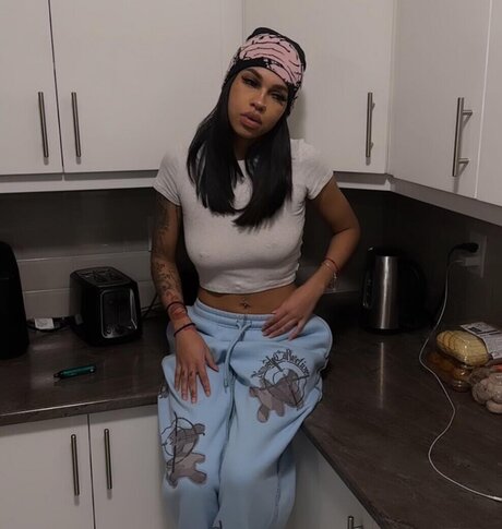 Nacktes geleaktes OnlyFans-Foto von Sad Shordies