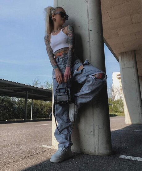 Carinamthrfckr