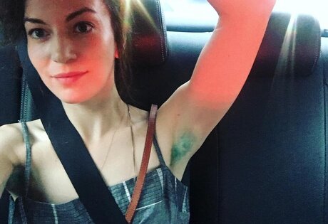 Nacktes geleaktes OnlyFans-Foto von Britt Lower