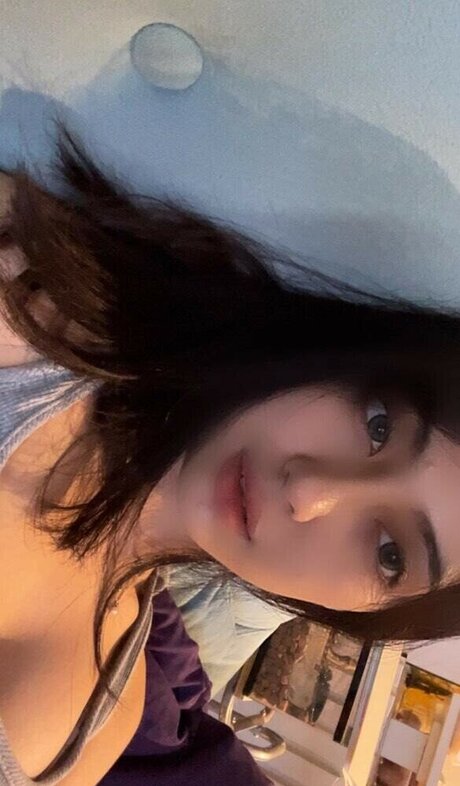 Nacktes geleaktes OnlyFans-Foto von Risaatjan