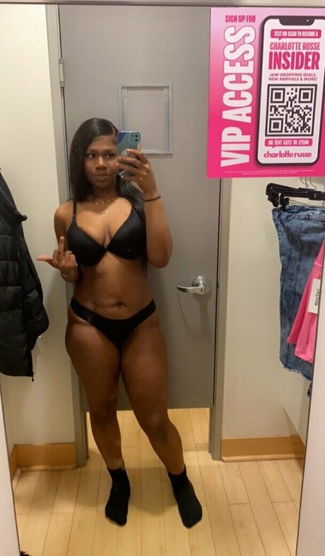 Nacktes geleaktes OnlyFans-Foto von Jadedavis21