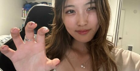 Nacktes geleaktes OnlyFans-Foto von Baitu Asmr