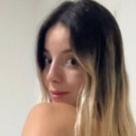 Nacktes geleaktes OnlyFans-Foto von Claudiadara