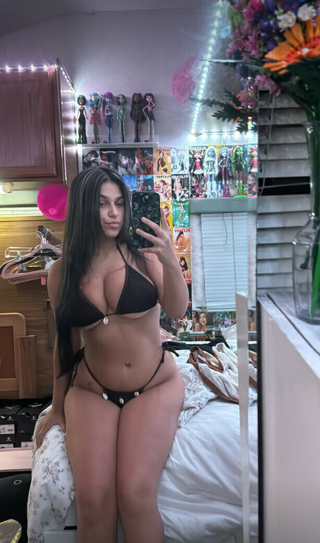 Nacktes geleaktes OnlyFans-Foto von Daisyyyraeee