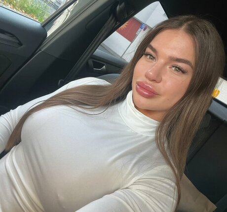 Nacktes geleaktes OnlyFans-Foto von Sarah Slavotinek
