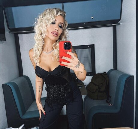 İrem Derici