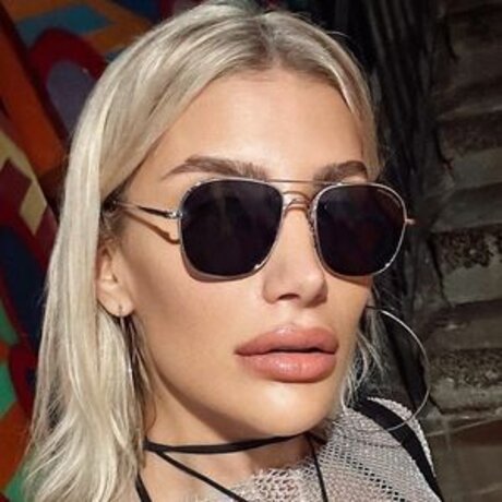 İrem Derici