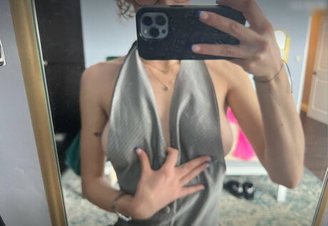 Nacktes geleaktes OnlyFans-Foto von Sydney May