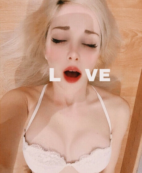 Nacktes geleaktes OnlyFans-Foto von Marina Seren
