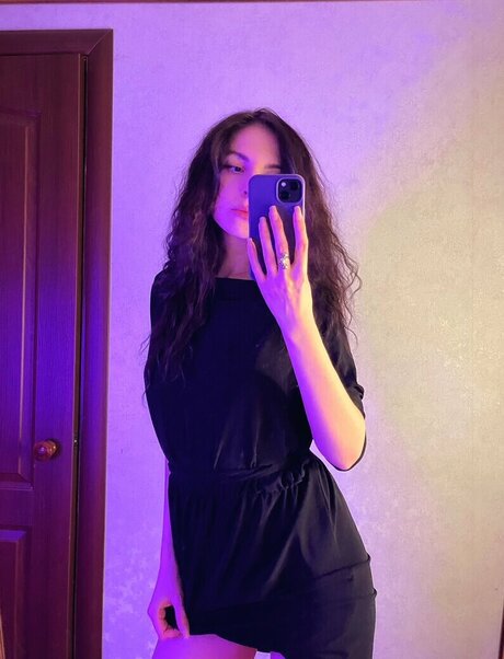 Nacktes geleaktes OnlyFans-Foto von Krtshechka
