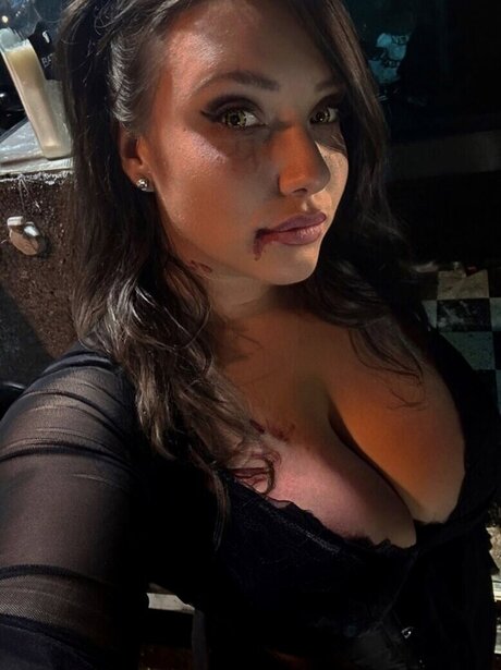 Lara.Marie.v__