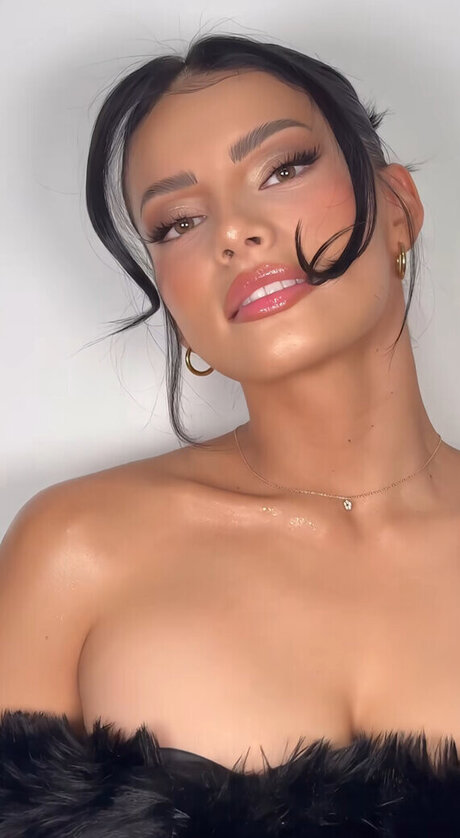 Ivana Santacruz