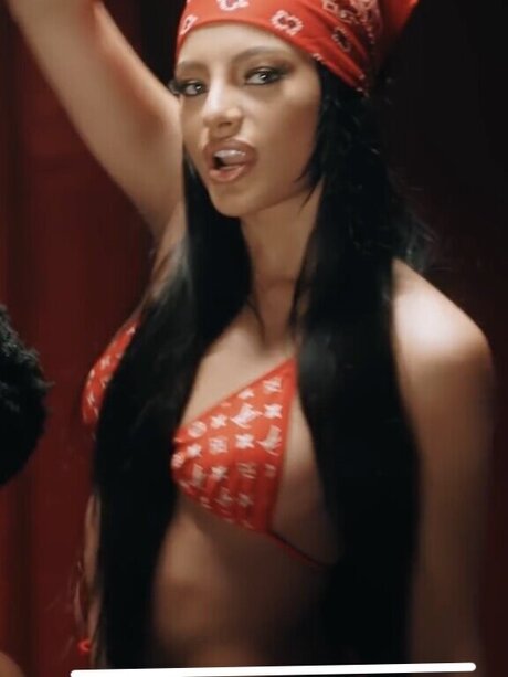 Ivana Santacruz
