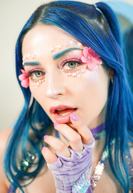 Jewelz Blu