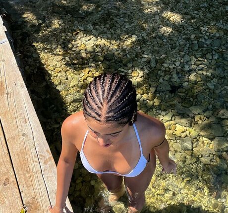 Nacktes geleaktes OnlyFans-Foto von Yasmin Barbieri