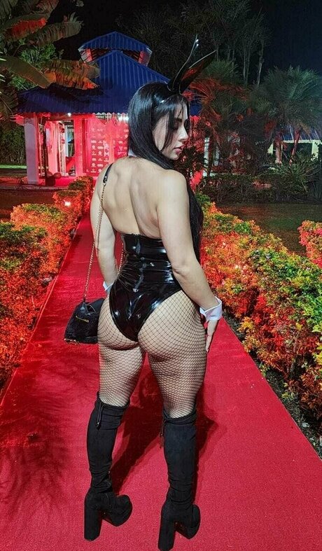 Silvana Lee