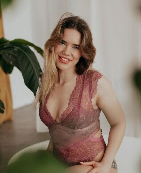 Hollaura