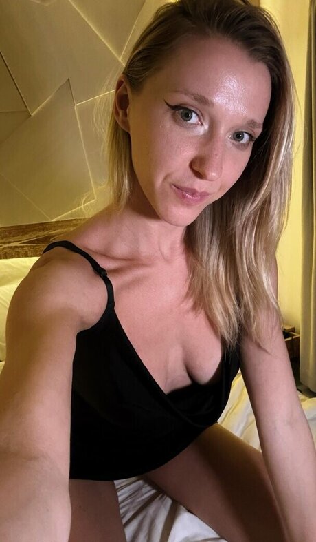 Natalie (Avo)