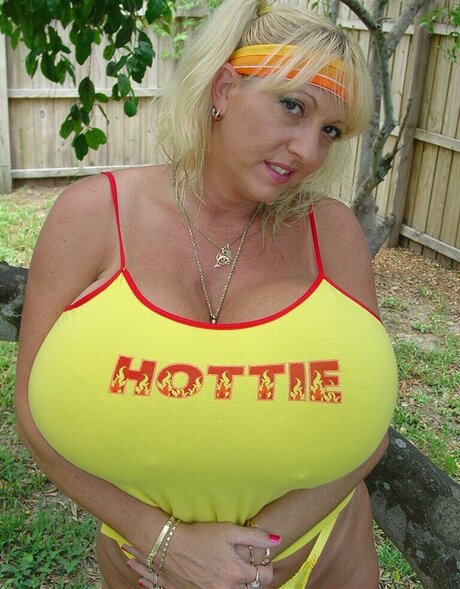 Maxi Mounds