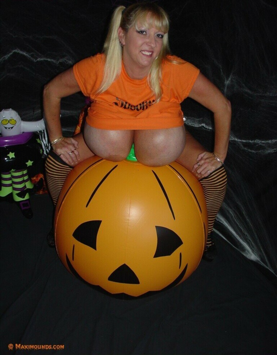 Nacktes geleaktes OnlyFans-Foto von Maxi Mounds #1464