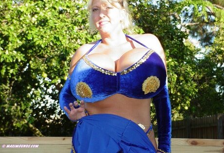 Maxi Mounds