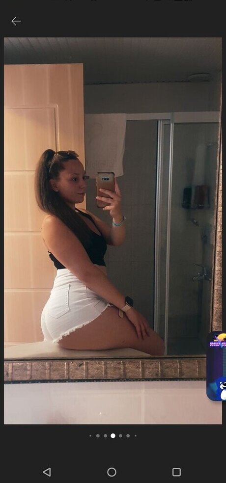 Nacktes geleaktes OnlyFans-Foto von Of Profil Meiner Ehemaligen Nachbarin