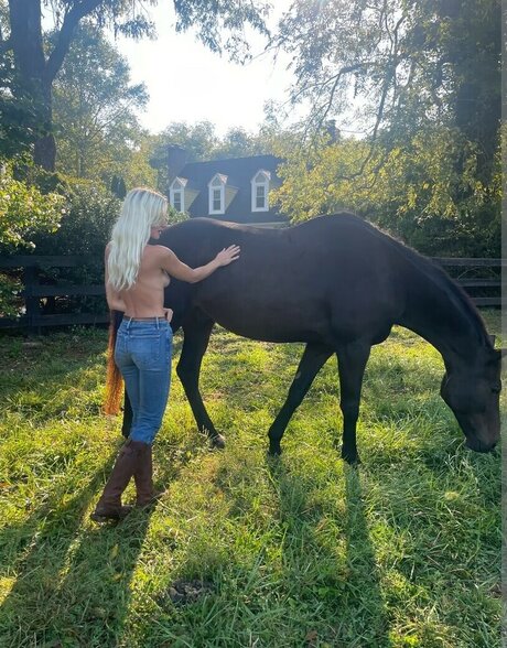 Nacktes geleaktes OnlyFans-Foto von Lauren Emily Castle