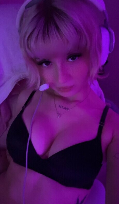 Ghosztgirl