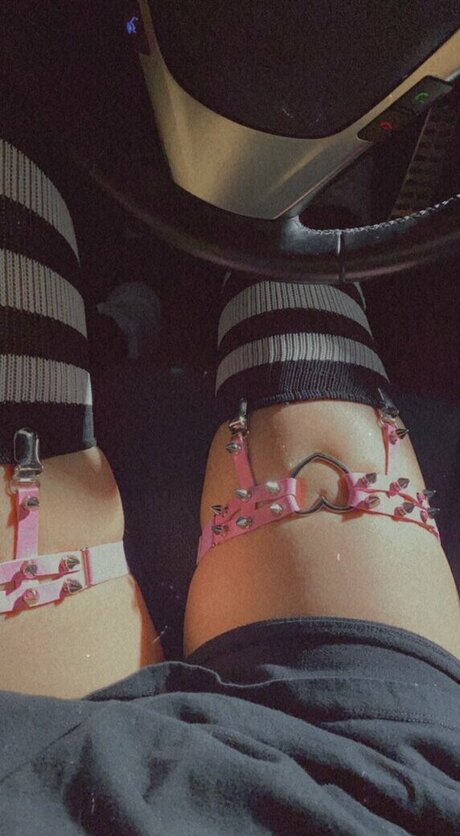 Nacktes geleaktes OnlyFans-Foto von Ne0nprincess