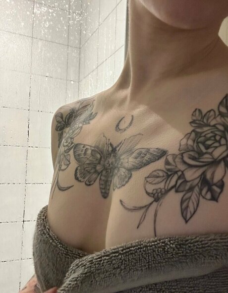 Nacktes geleaktes OnlyFans-Foto von Cyberrue