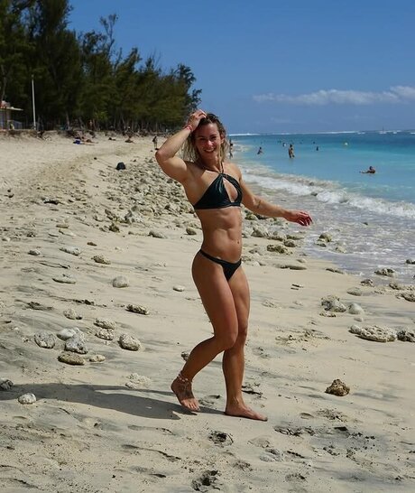 Nacktes geleaktes OnlyFans-Foto von Louise Czurka