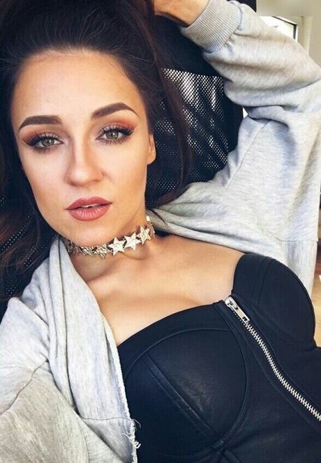 Regina Hixt