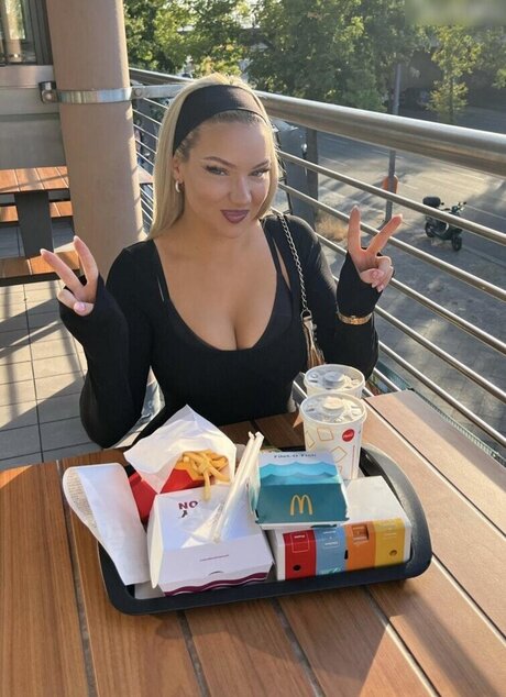 Shirin David