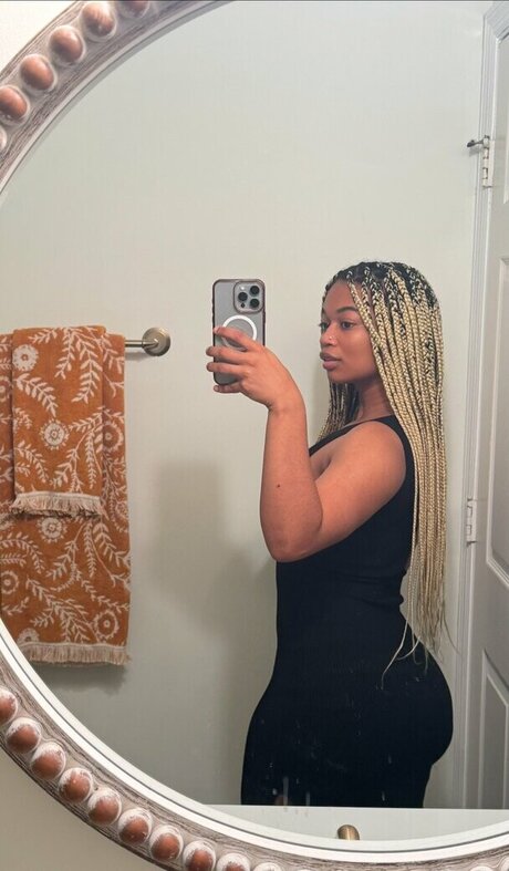 Itzmelanin