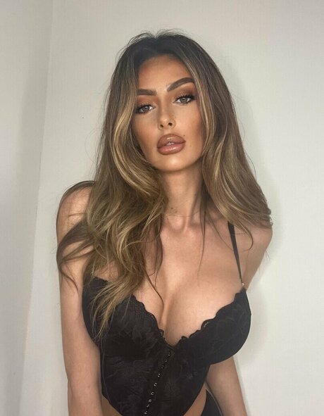 Nacktes geleaktes OnlyFans-Foto von Brattykiki