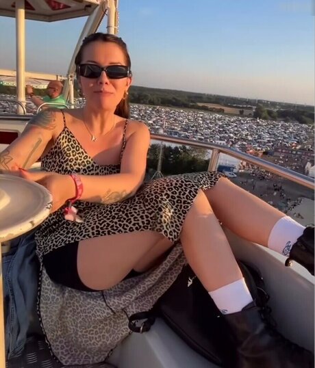 Nacktes geleaktes OnlyFans-Foto von Malwanne