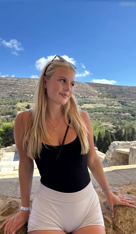 Nacktes geleaktes OnlyFans-Foto von Luisamnck