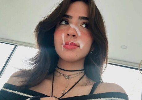 Gabriela Bee