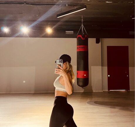 Ebrukzlyr