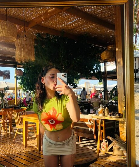 Ebrukzlyr