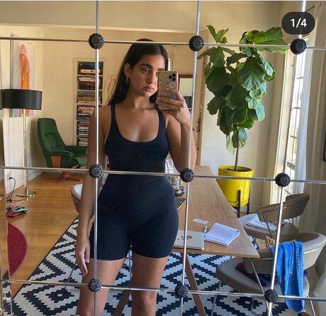 Nacktes geleaktes OnlyFans-Foto von Geraldine Viswanathan
