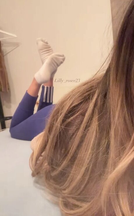 Lilly_rosee23