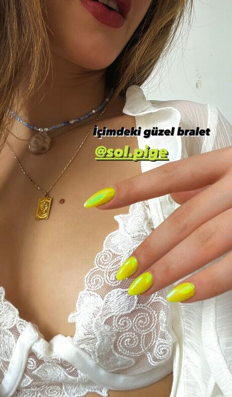 Nacktes geleaktes OnlyFans-Foto von Zeybik