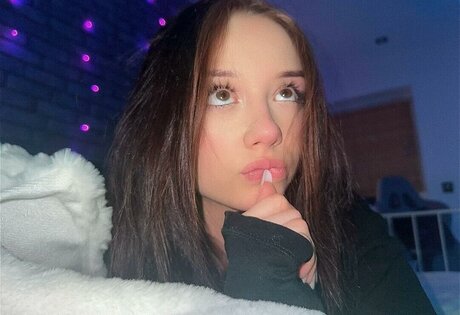 Nacktes geleaktes OnlyFans-Foto von Mela Pustelnik