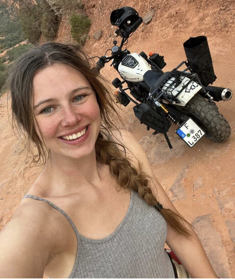 Affe auf Bike