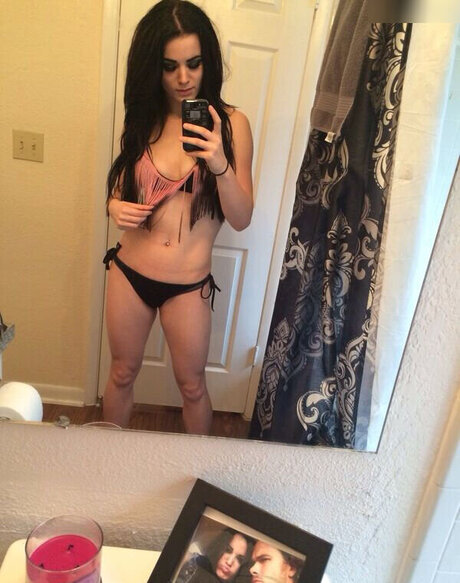 Nacktes geleaktes OnlyFans-Foto von Sarayajade Bevis