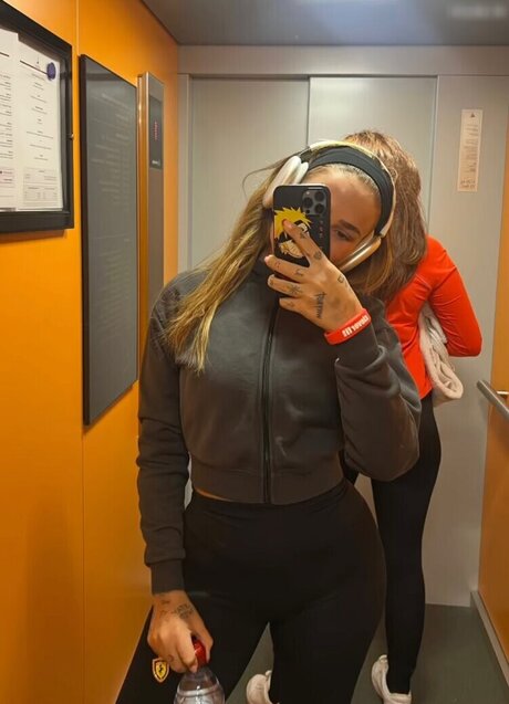 Loredana Zefi